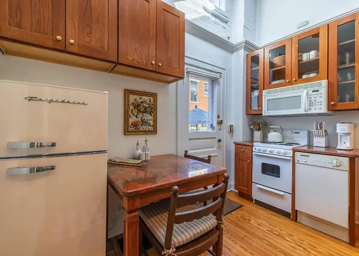 Villa Walkable Designer In Gv